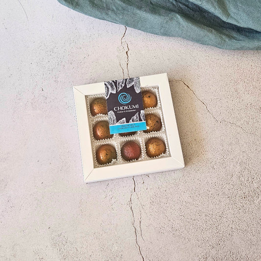 Pralinenbox Chokumis Lieblinge mit Café-Caramel-Pistazie, Marshmallow-Zitrone und Salzkaramell